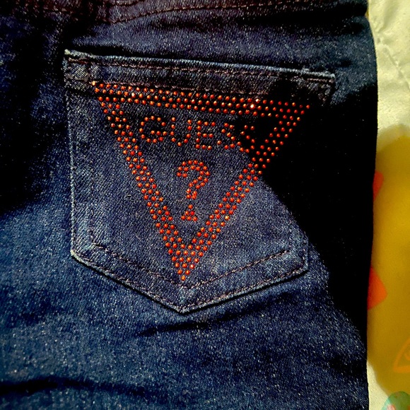 Guess Jean shorts sized 4 toddlers girl. - Picture 4 of 4